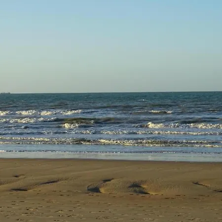 Near Sandy Beach, Cleaning Included Nieuwpoort