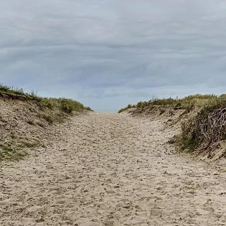 Lägenhet Near Sandy Beach, Cleaning Included *